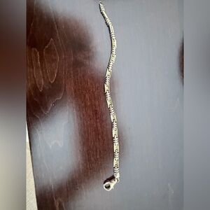 Elegant Gold Bracelet with diamonds